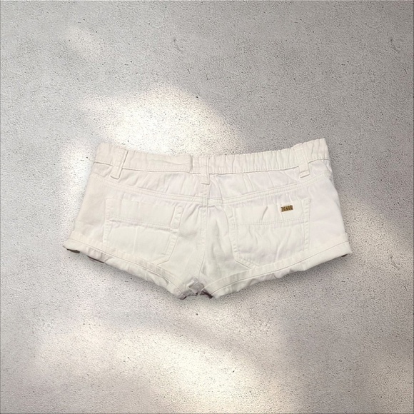 !! SOLD DO NOT BUY !! Zanadi White Low Rise Micro Mini Shorts - Picture 2 of 4